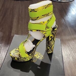 Stylish Green Snake Print Women's Heels